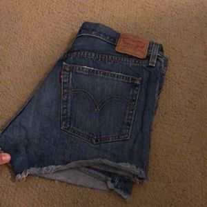 High waisted Levi’s shorts